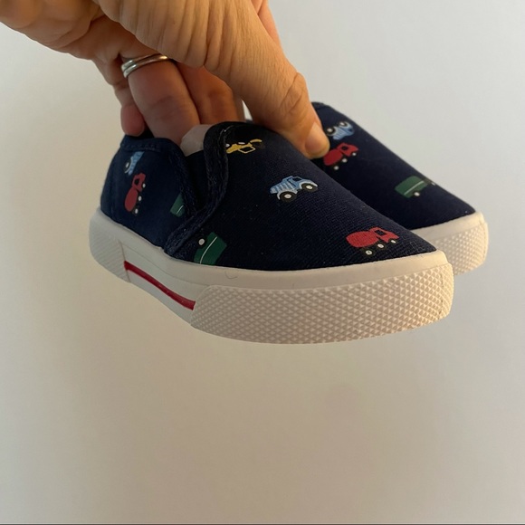 Carter’s size 5 new boys slip on navy with cars cute patterned shoes - Picture 4 of 7